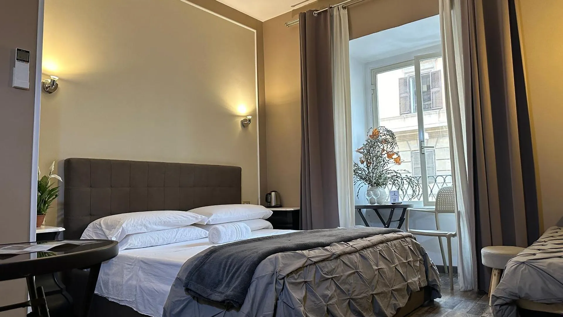 Candia Rooms Rome 4*,