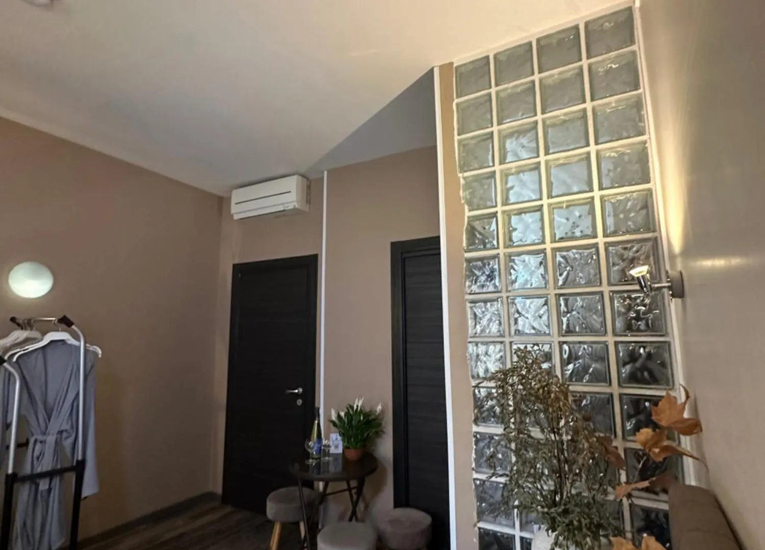 Candia Rooms Rome Italy
