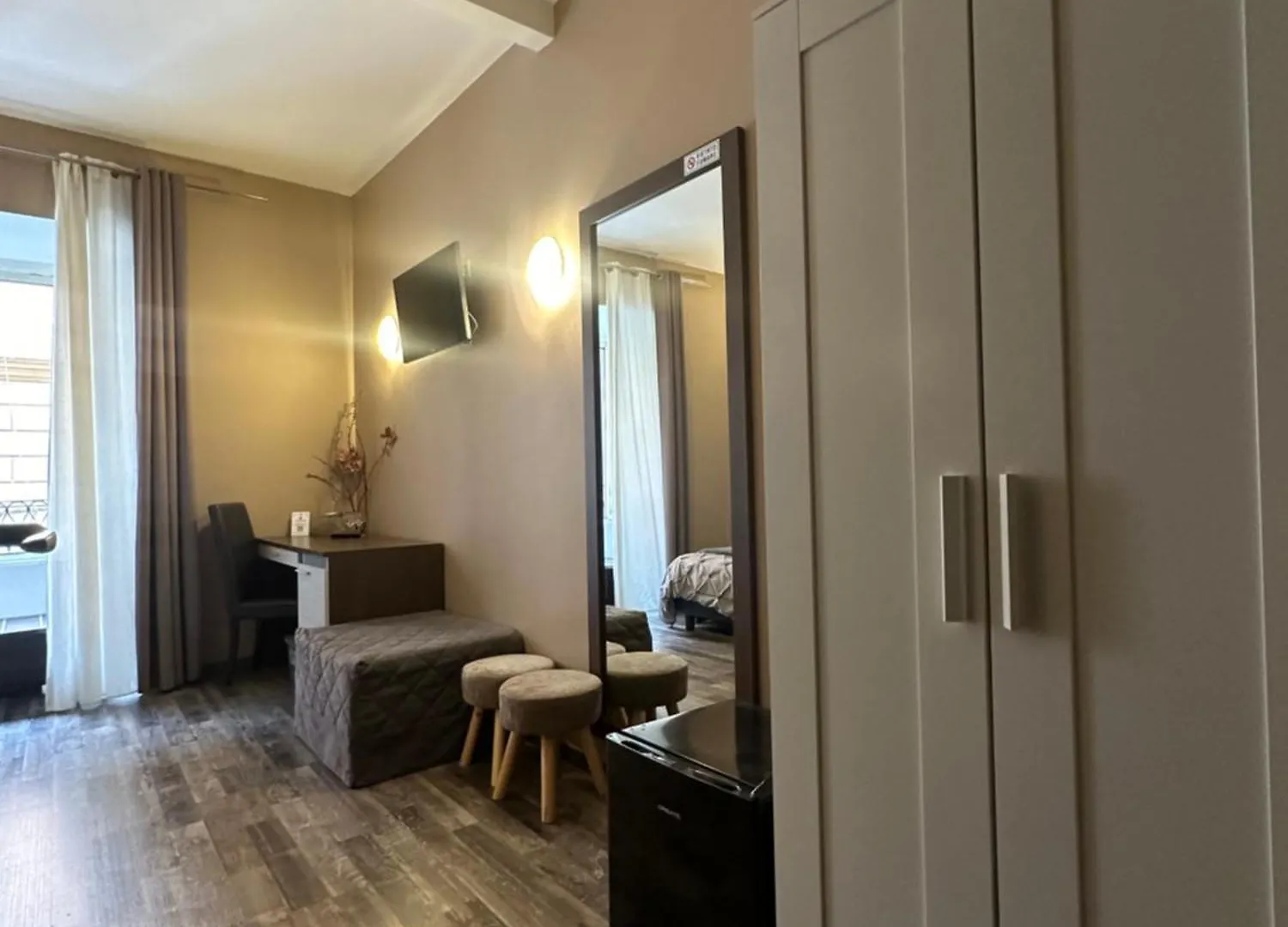 Candia Rooms Rome Italy