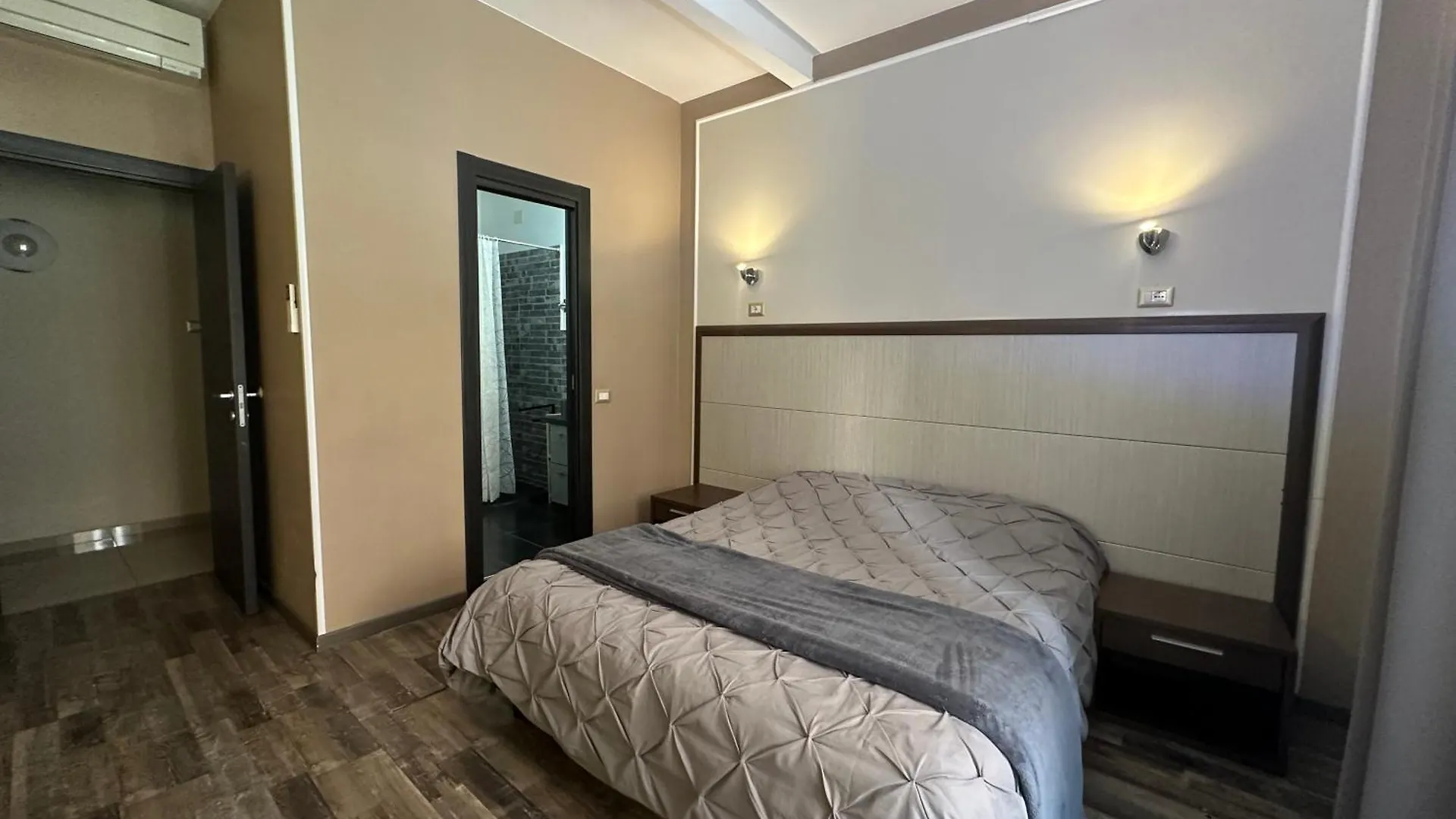 Candia Rooms Rome